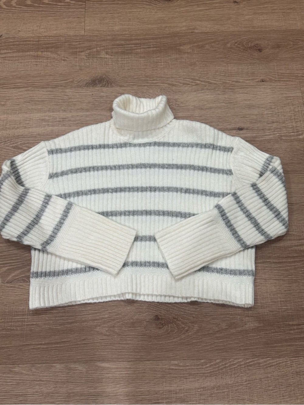 ASOS DESIGN Cream Gray Striped Ribbed Turtleneck Sweater Size S